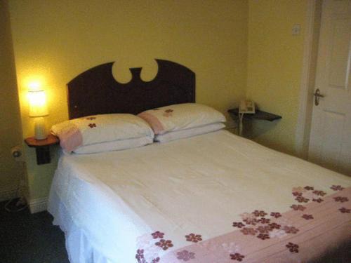 Waterford House | Inviting Anchorage Guest House: Family-Friendly with Hot Tub