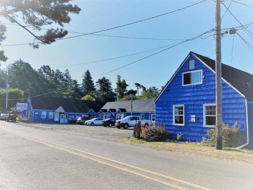 Pacific City Hotel | Pet-Friendly Retreat at The Anchorage Motel - 8.5/10 Rating