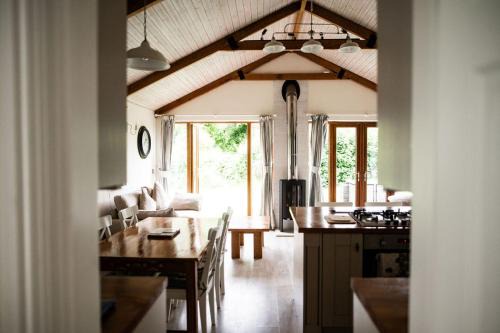 Barry House | Premier Stay at The Anchorage & The Tackleshed: 10/10 Rated