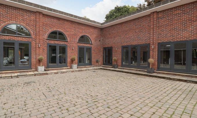 Wimborne Cottage | Discover The Annex: Pet-Friendly Retreat with Garden Access