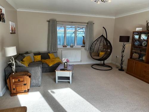 Street Apartment | Elegant Stay at The Annexe – 4-Star with Breakfast Included