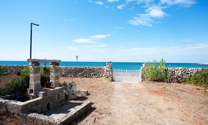 Marina San Gregorio House | Relax at The Antiche Pajare with Oceanfront Views