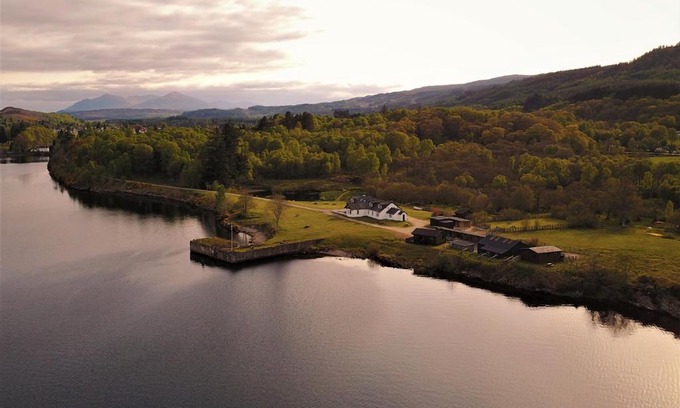 Fort Augustus Apartment | Exceptional Stay at The Apartment at Old Pier House