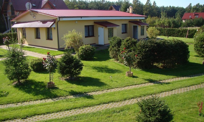 Kopalino Apartment | Cozy Apartment for 4 by the Sea with Pool and Pet-Friendly