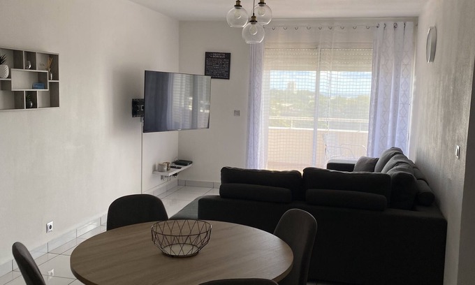 Les Abymes Apartment | Oceanfront Apartment with Pool & 10/10 Review Score