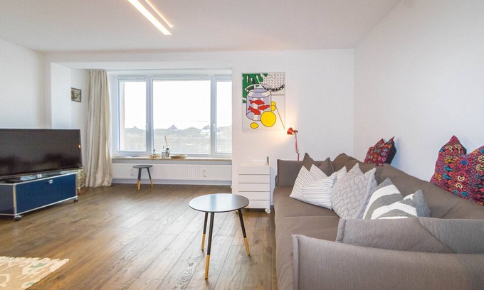 Hornum Apartment | Spacious Oceanfront Apartment for 4 with Pool & Spa Access