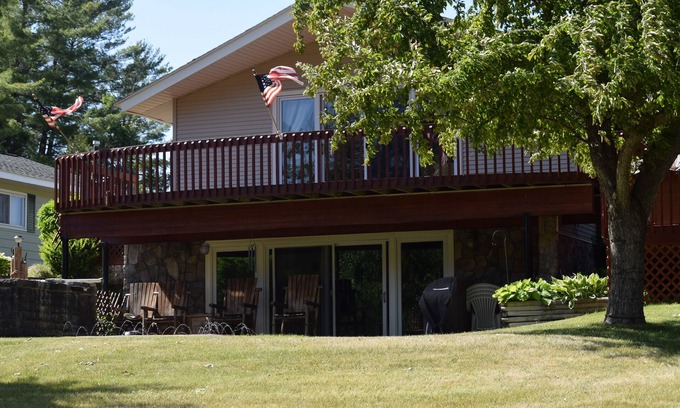Indian River Cottage | Experience Bliss at The Apple Blossom Cabin with Pool & Spa