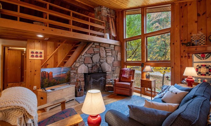Sedona Cabin | Discover Canyon Apple Cottage in Beautiful Oak Creek Canyon