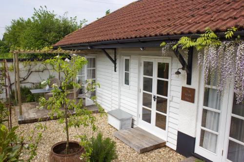 Thorverton House | Discover The Apple Shed: A 4-Star Retreat Rated 9/10