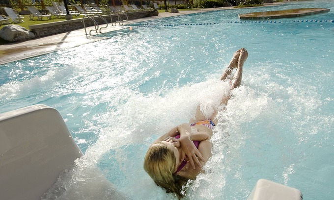 East Kootenay Hotel | Relax at The Approach Hotel: Pool, Spa & Family-Friendly
