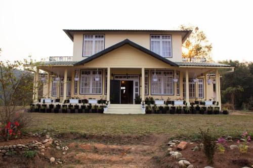 Ri-Bhoi Resort | Discover The Arcadia Resort - Umroi: Pool & Breakfast Included