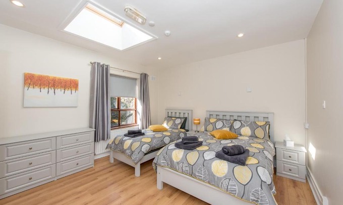 Carrick-on-Suir House | Discover The Arch Accommodation: Family-Friendly Retreat