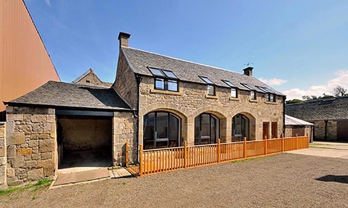 Gorebridge House | Discover The Arches at Borthwick Mains Farm - 9.6 Rated Stay