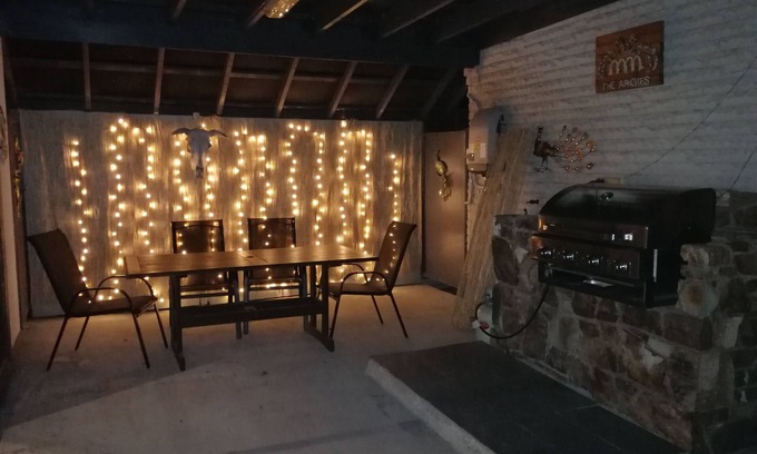 Singleton House | Unforgettable Getaway at The Arches - Relax & Enjoy!