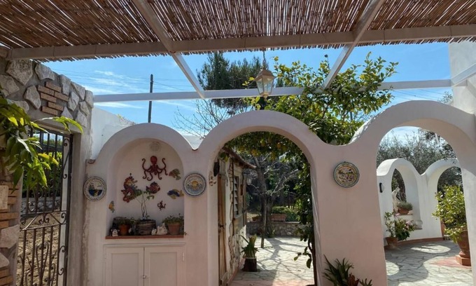 Anacapri House | Cozy Stay at The Archi B&B Apartment with Breakfast Included