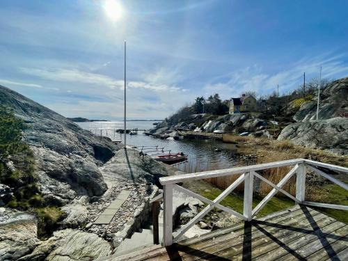 Vastra Frolunda House | Experience The Archipelago Pearl: Oceanfront and Pet-Friendly