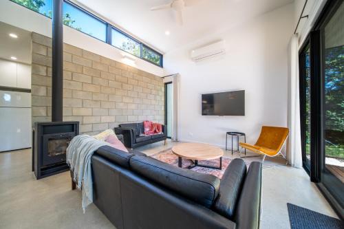 Hahndorf House | Family-Friendly Getaway at The Architects House Villa