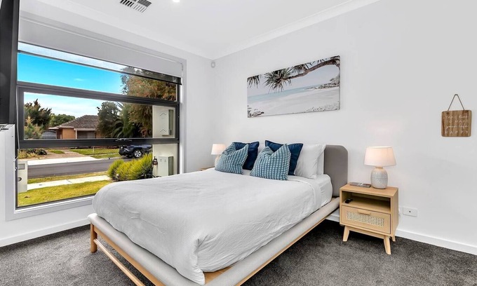 Flinders Park House | Experience Modern Comfort at The Art of Zen Hotel