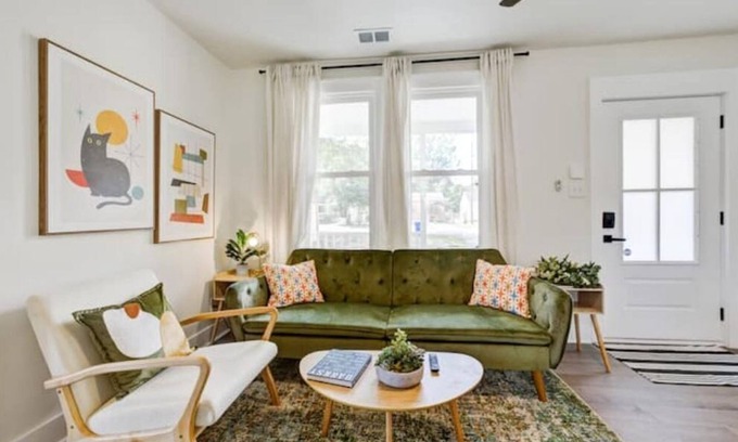 North Charleston House | Artful Escape: Fun, Family-Friendly Stay with Great Amenities