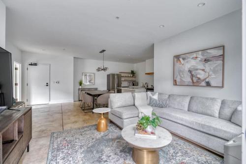 Humboldt Apartment | Pet-Friendly Retreat: The Artist's Oasis on Alberta