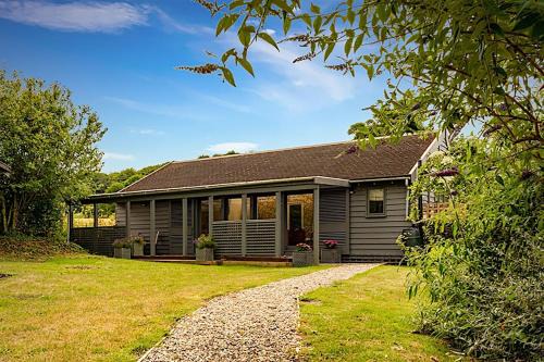 Kelling House | Discover The Artist's Studio: Pet-Friendly & Family-Oriented