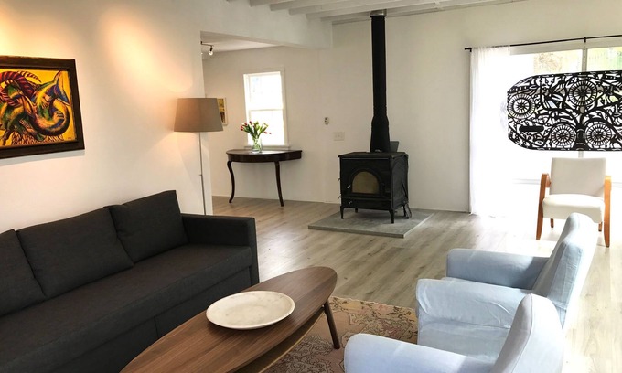 Claverack-Red Mills House | Experience The Artist’s Studio: Chic Guesthouse with Pool