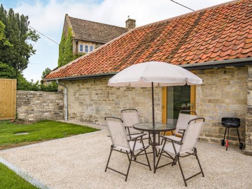 Trowbridge House | Pet-Friendly Retreat at The Ash - Arnolds Hill, Rated 9/10