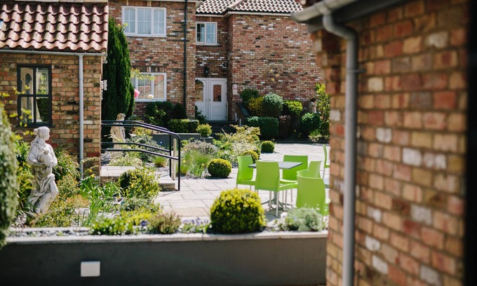 North Killingholme Hotel | Delightful Ashbourne Hotel: Accessible Dining & Family Rooms