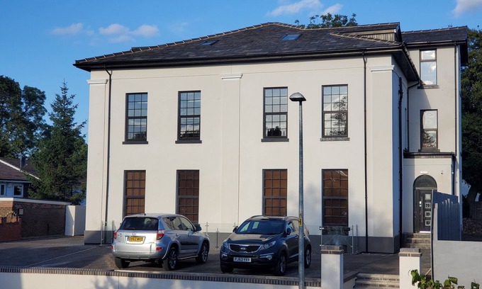 Manchester Apartment | Stylish Ashcroft Apartments: Family-Friendly with Breakfast