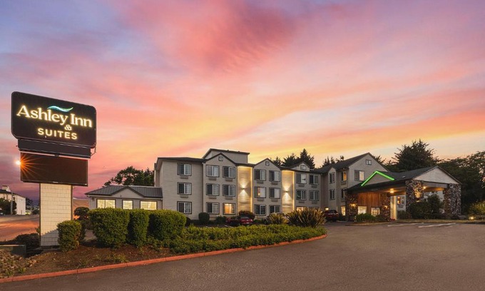 Lincoln City Hotel | Discover The Ashley Inn & Suites: Oceanfront Comfort Awaits