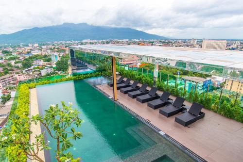 Chang Khlan Apartment | Discover The Astra A1019: Hot Tub & Pool Access Await