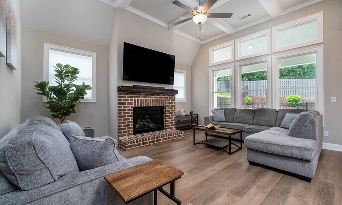 Athens House | Experience The Athens Escape with Family-Friendly Amenities