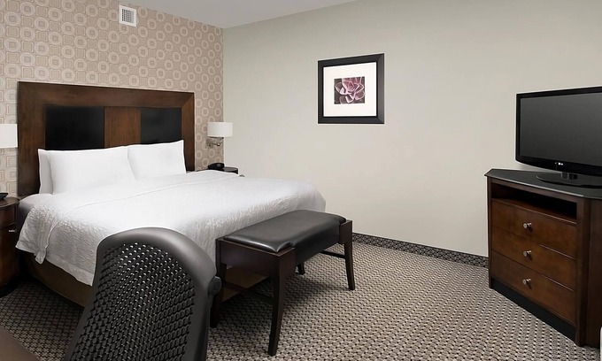 Athens Hotel | Discover The Athens Hideaway: Pool, Free Breakfast & Parking