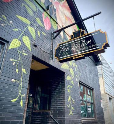 Perryville Hotel | Discover The Atrium - A Boutique Hotel with Pool Access