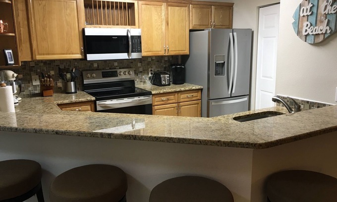 Clearwater Condo | Ideally Located Vacation Condo at The Avalon Near Clearwater