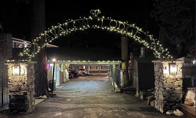 Lakeside Park Hotel | The Avalon Lodge