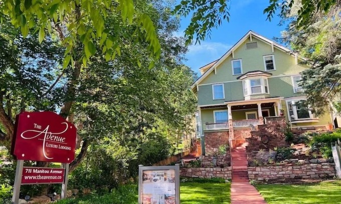 Manitou Springs Villa | Historic Avenue Mansion with Spa & Pet-Friendly Amenities