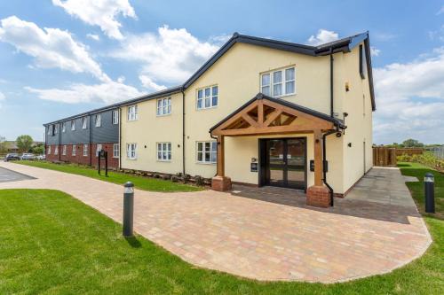 Clacton-on-Sea Hotel | Discover Smugglers Cove: Family-Friendly Stay in Clacton