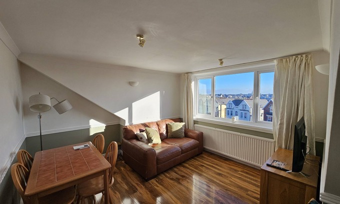 Southport Apartment | Ideal Getaway at The Avondale - 2 Bedroom Escape