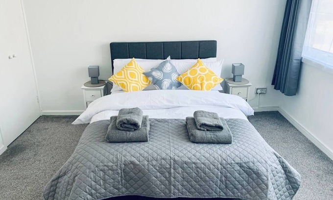 Aylesbury Apartment | Cozy Aylesbury Apartment: Ideal for Contractors & Getaways