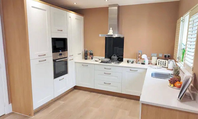 Hauxton Apartment | Family-Friendly Ayres House 2-Bed Apartment in Cambridge