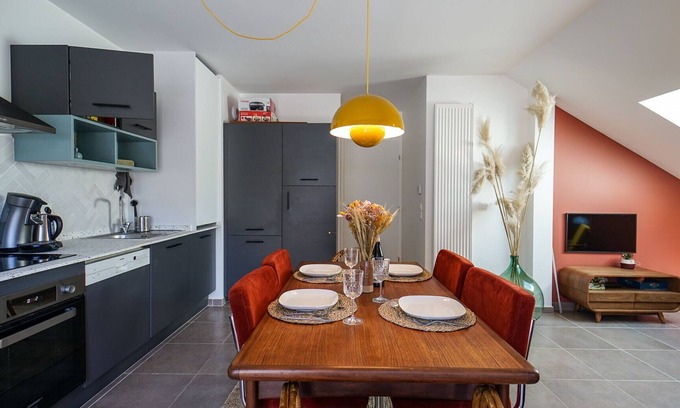 Doussard Condo | Tranquil Azalea Apartment with Ocean Views for 4 Guests