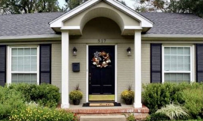 Tyler House | Inviting Azalea Cottage: Family-Friendly Escape at Bergfeld Park