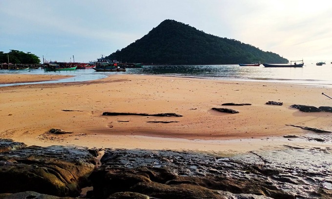 Koh Rong Sanloem House | Discover The Azure - M'Pai Bay: Family-Friendly Comfort