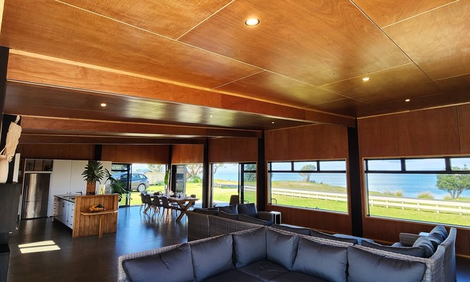 Kaimaumau House | Relax at The Bach 825, Kaimaumau by Rangaunu Harbour