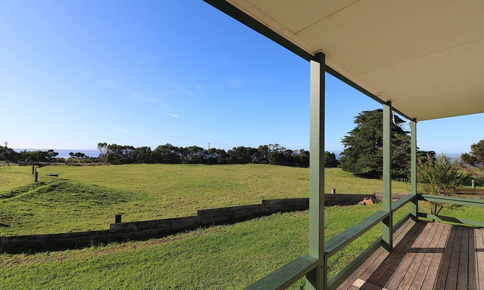 Far North District Cottage | Relaxed Oceanfront Getaway at The Bach, Kaimaumau