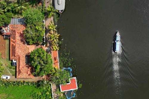 Mankombu Villa | Scenic Backwater Heritage: Breakfast & River Views Await