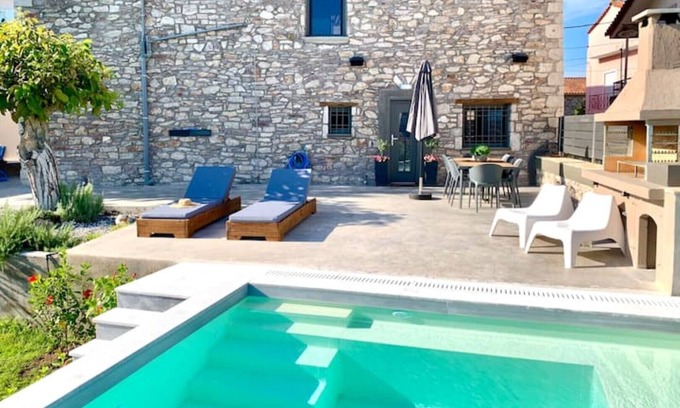 Eva Villa | Experience Paradise at The Backyard: Ocean View & Pool