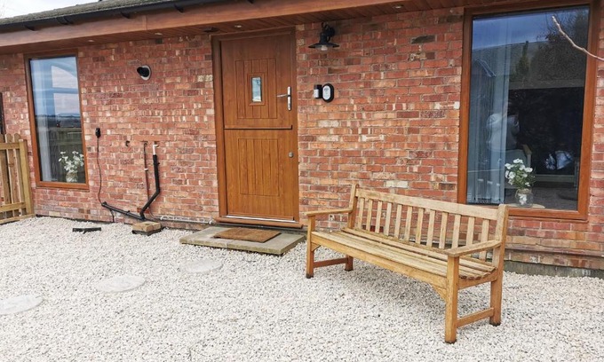 Knott End-on-Sea House | Pet-Friendly Getaway at The Bakery - Rated 9.2/10