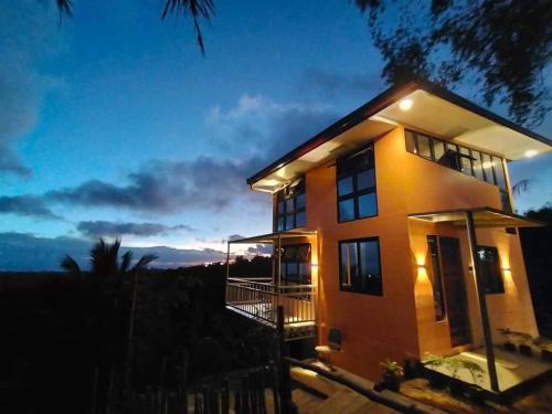 Tanay House | Welcoming Stay at The Balay Mountain Peak: Family & Pet Friendly